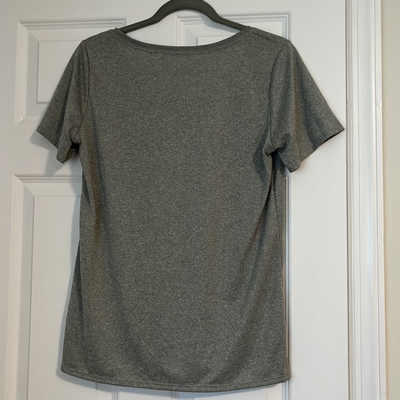 Nike Women’s Dri-FIT Scoop Neck Tee. - Picture 3 of 3